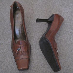 New BCB Brown leather Size 8M shoes